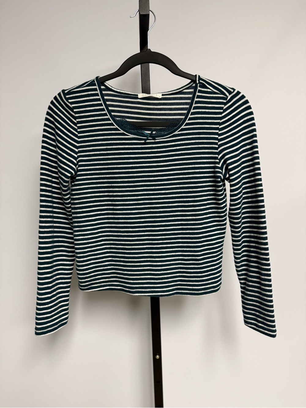 Full Tilt Striped Long Sleeve Crop Top Size M Grunge Indie Sleaze Skater Surf